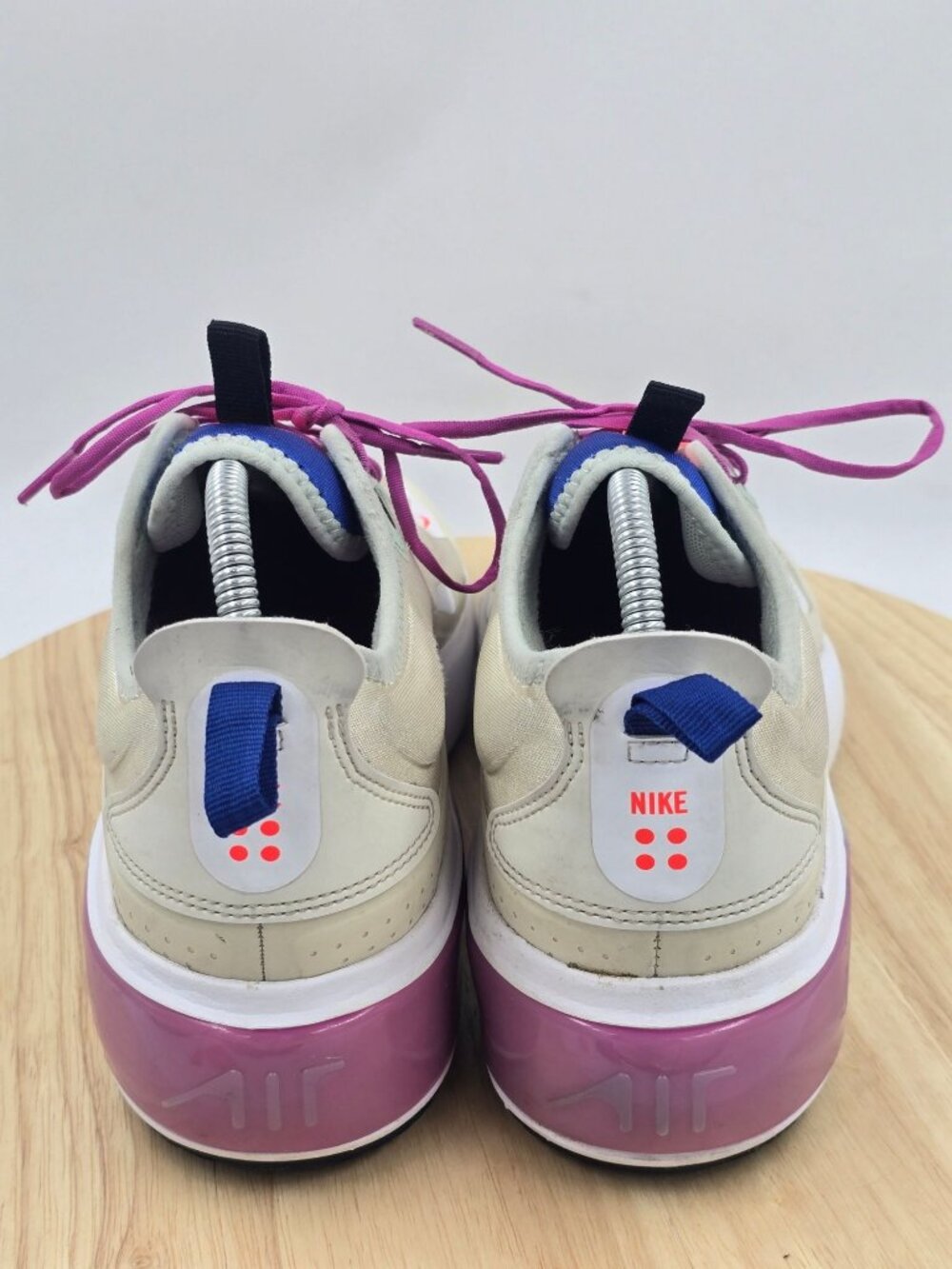 Nike Air Max Dia Running Shoes Womens CI3898-200 Fossil/Hyper Crimson Sz 11 - Picture 4 of 8